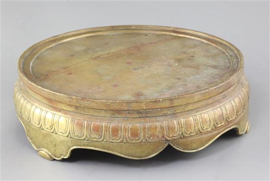 A large Chinese bronze censer stand, 17th / 18th century, diameter 27cm